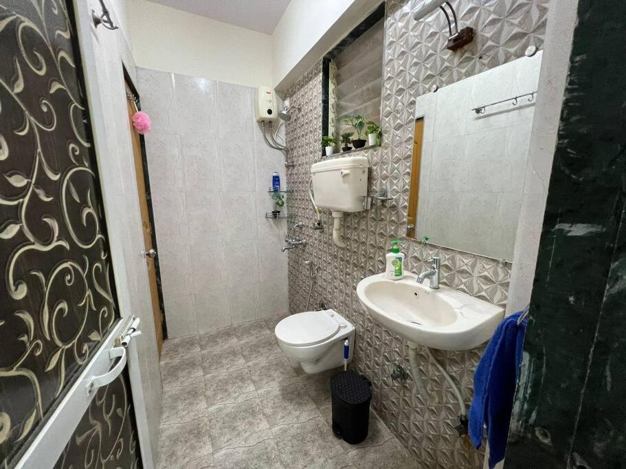 Jastcon, 19th Rd, Khar, Ambedkar Colony By Connekt Homes Apartment