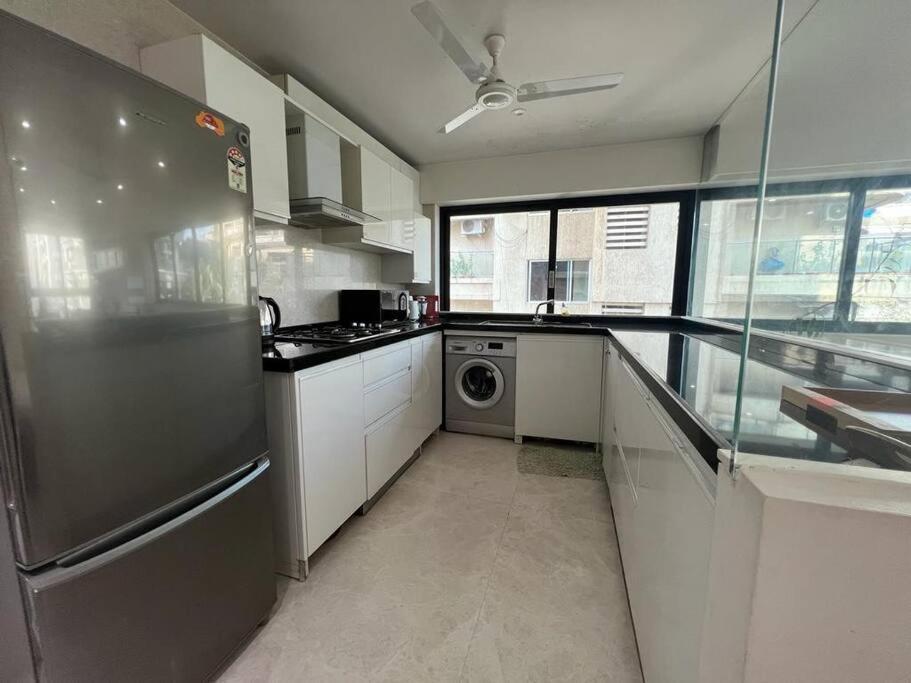 Kakad Classic 360, 16th Rd, Pali Village, Khar West By Connekt Homes Apartment *