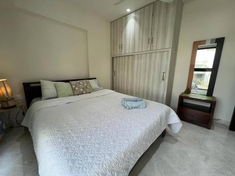Kakad Classic 360, 16th Rd, Pali Village, Khar West By Connekt Homes