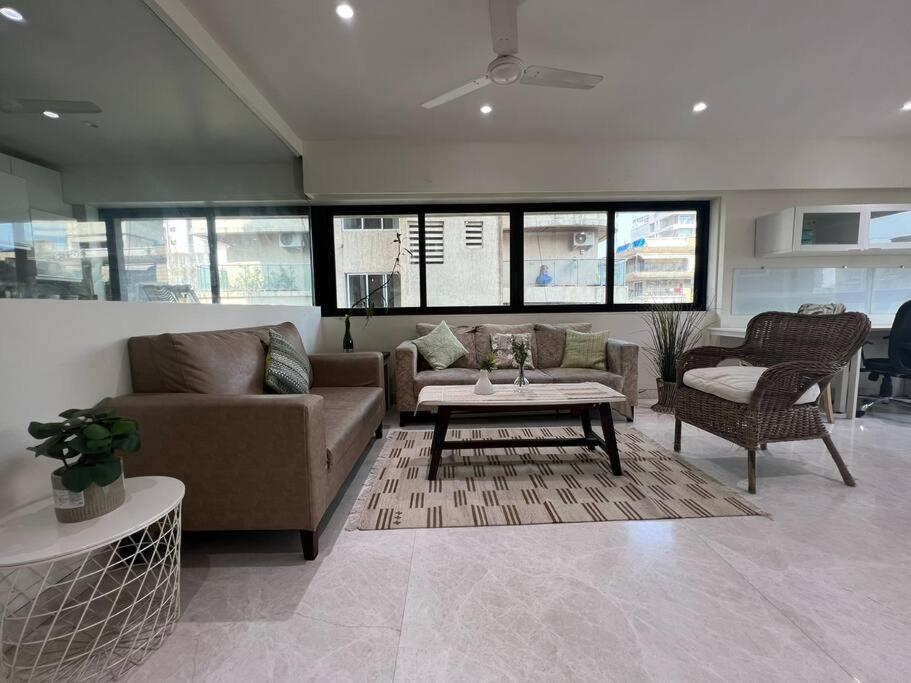 Apartment Kakad Classic 360, 16th Rd, Pali Village, Khar West By Connekt Homes *