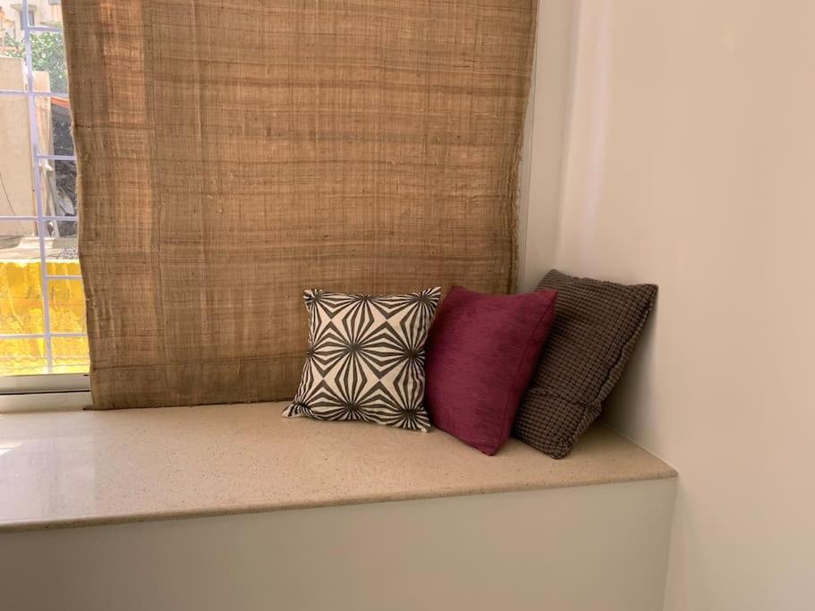Mon Desire 1, Perry Cross Rd, Bandra West By Connekt Homes Apartment *