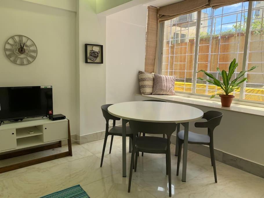 Mon Desire 1, Perry Cross Rd, Bandra West By Connekt Homes *