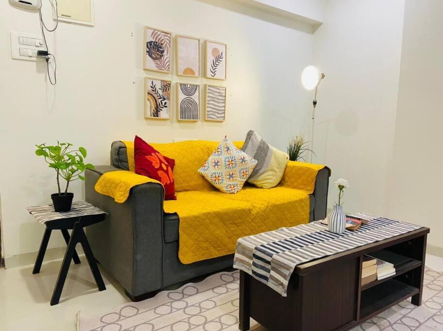 Marina 203, Nl Road, Bandra West By Connekt Homes Apartment