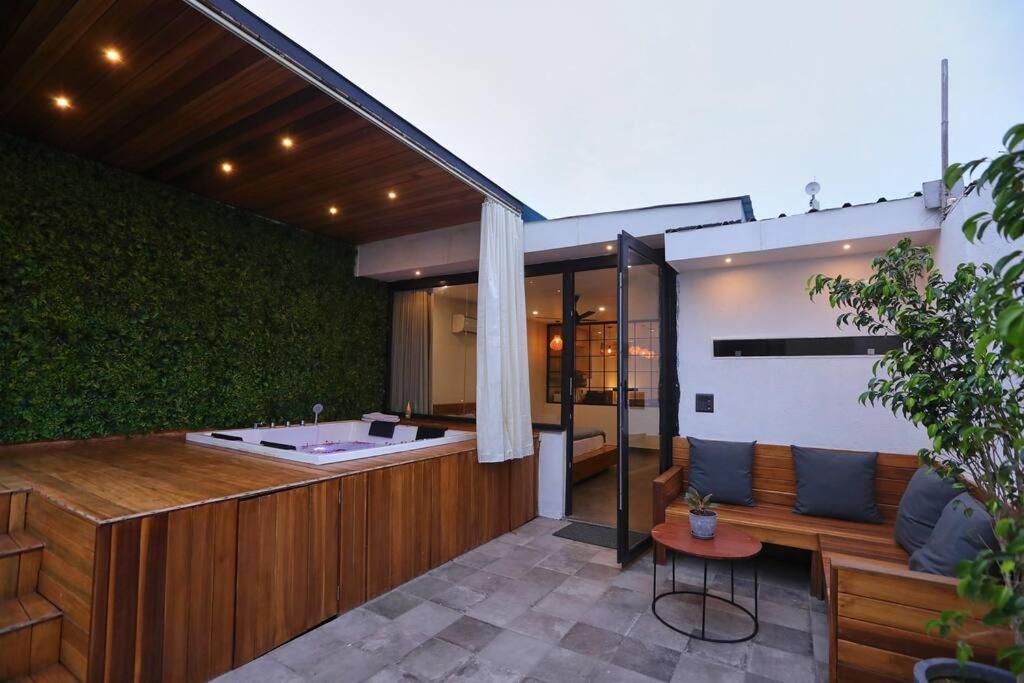 Vaara Penthouse Apartment *