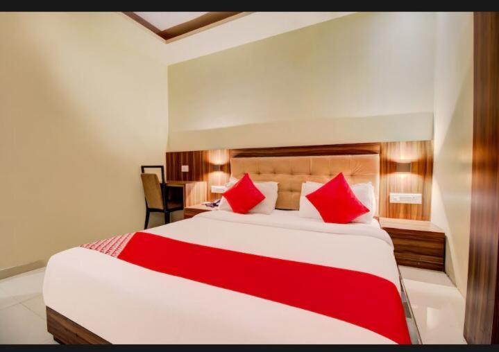 Emerald Near T2 International Airport Hotel