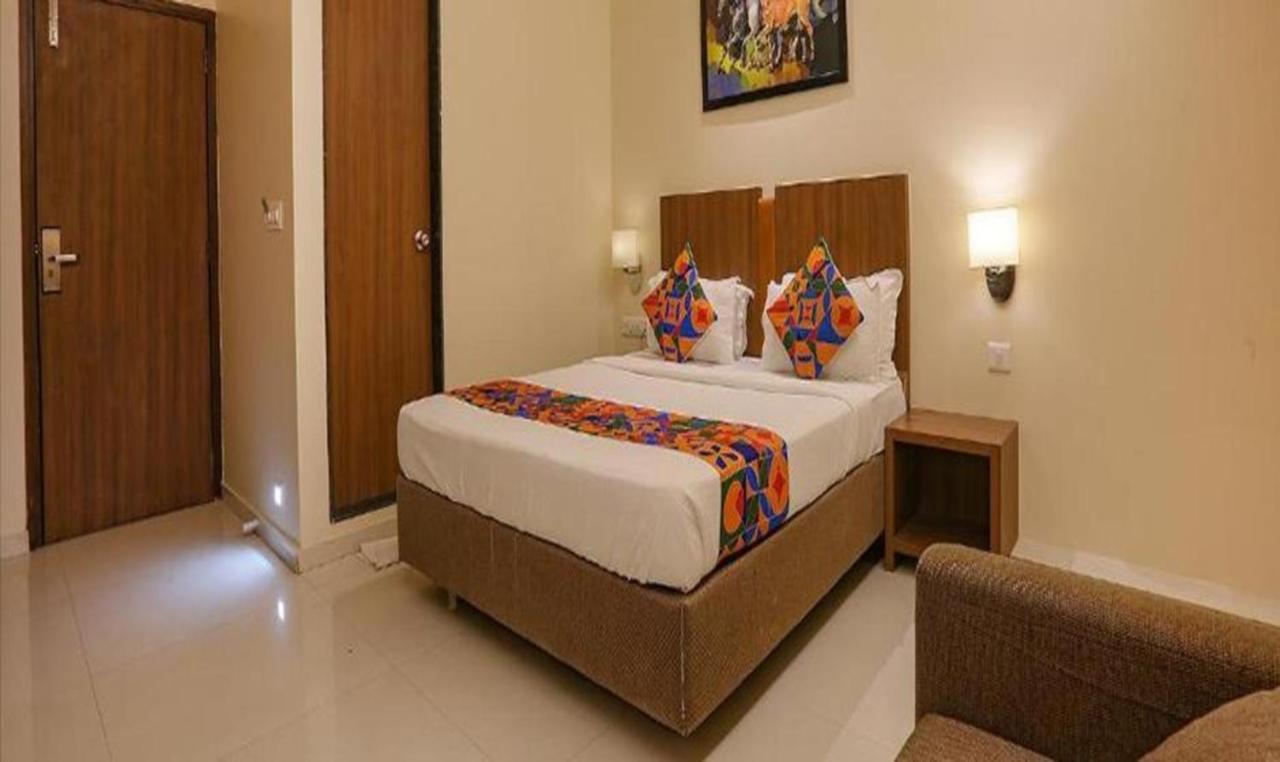 Fabhotel Royal International - Nr International Airport 3*