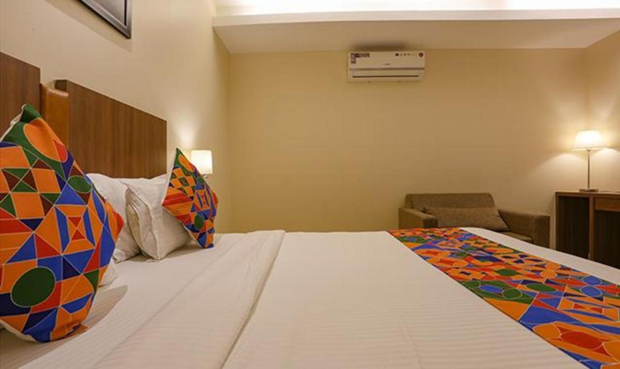 Fabhotel Royal International - Nr International Airport