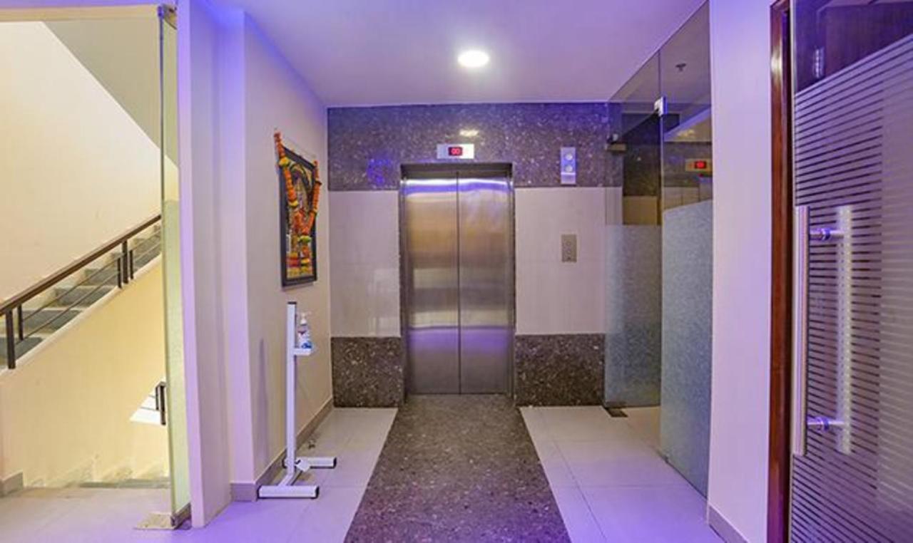 Hotel Fabhotel Royal International - Nr International Airport