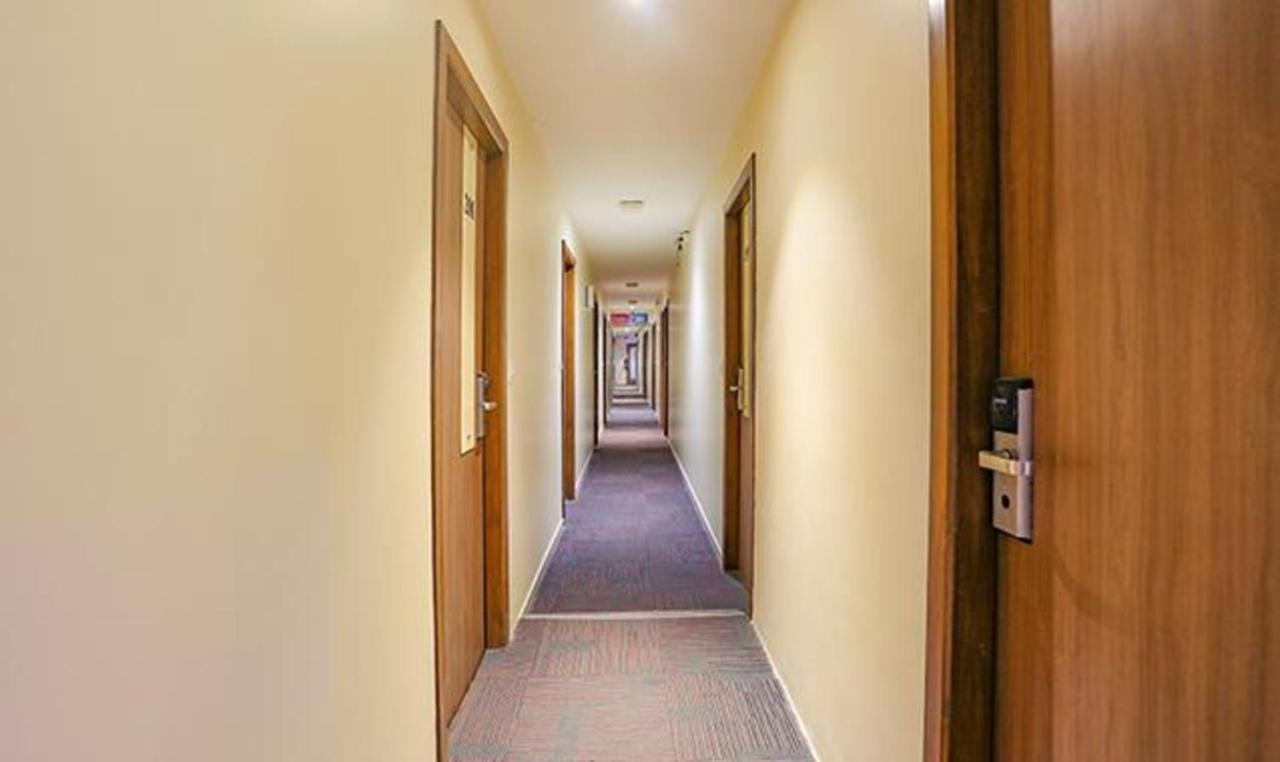 Fabhotel Royal International - Nr International Airport Hotel 3*