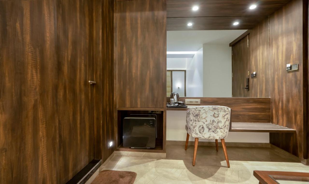 Treebo Premium Savera 4*