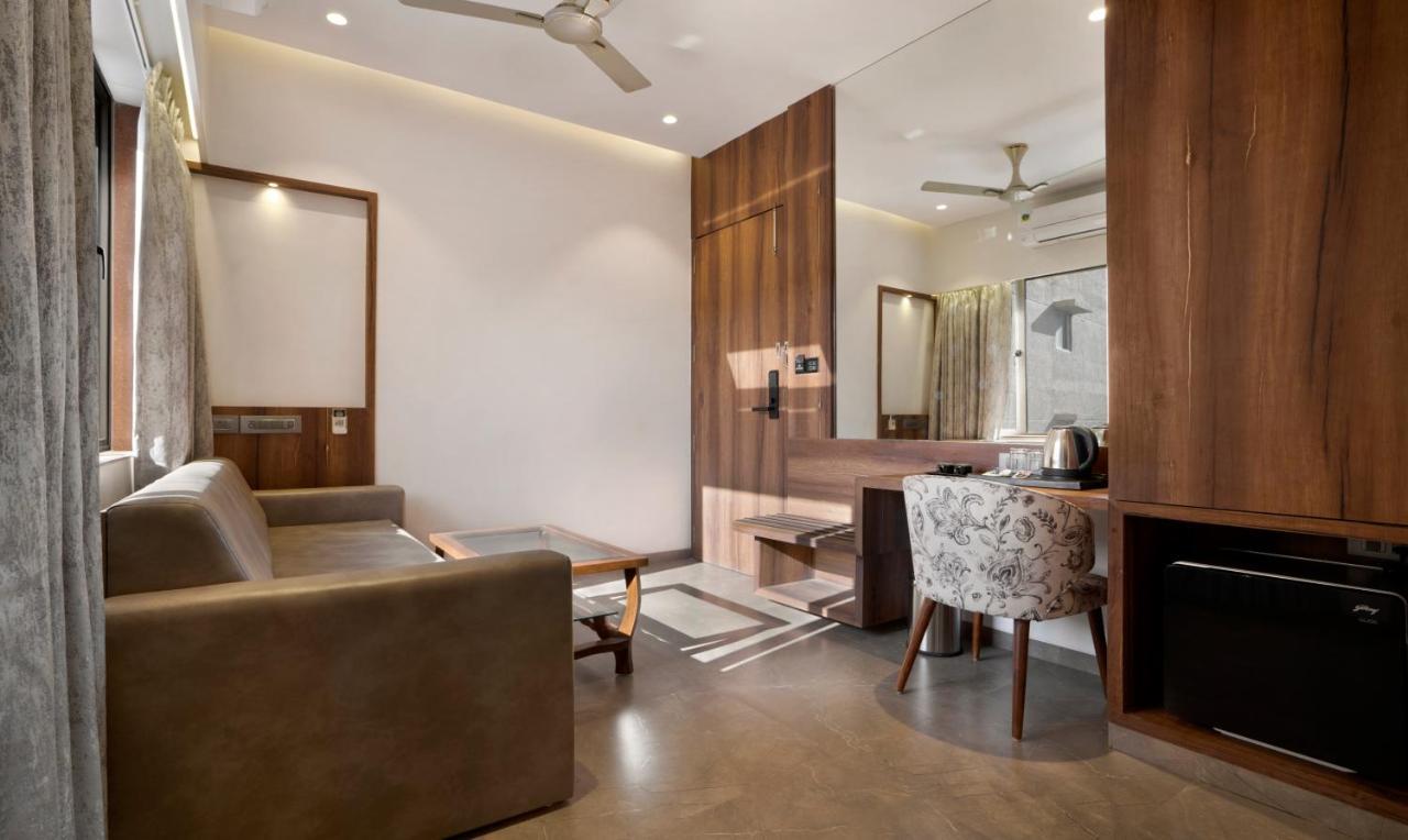 Treebo Premium Savera 4* Mumbai