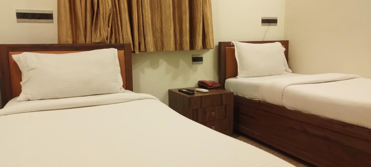 Shine Hospitality Palace Bombaim