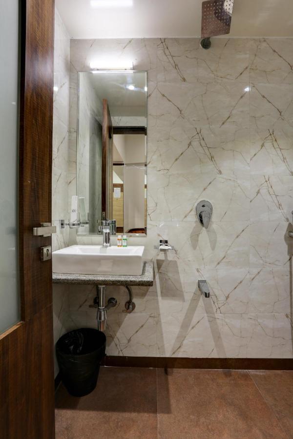 Ozone Colaba Hotel