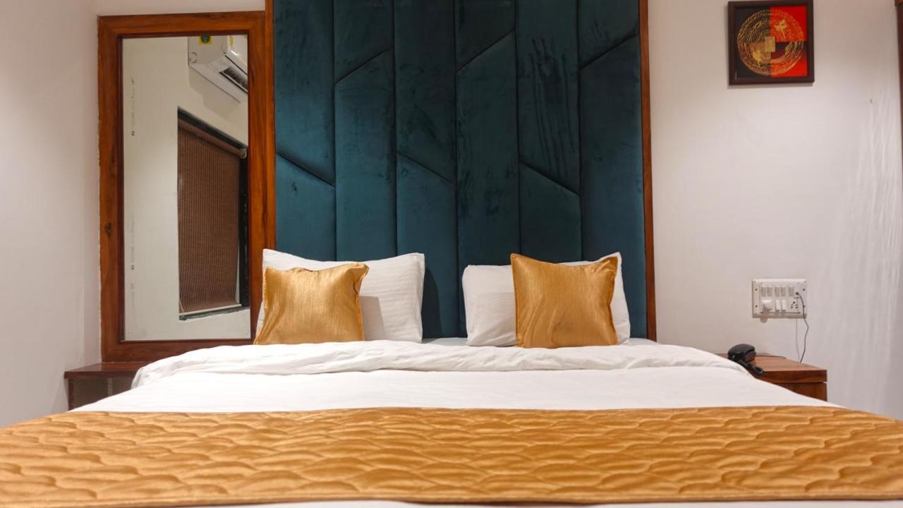 Hotel Palms Residency, Chembur