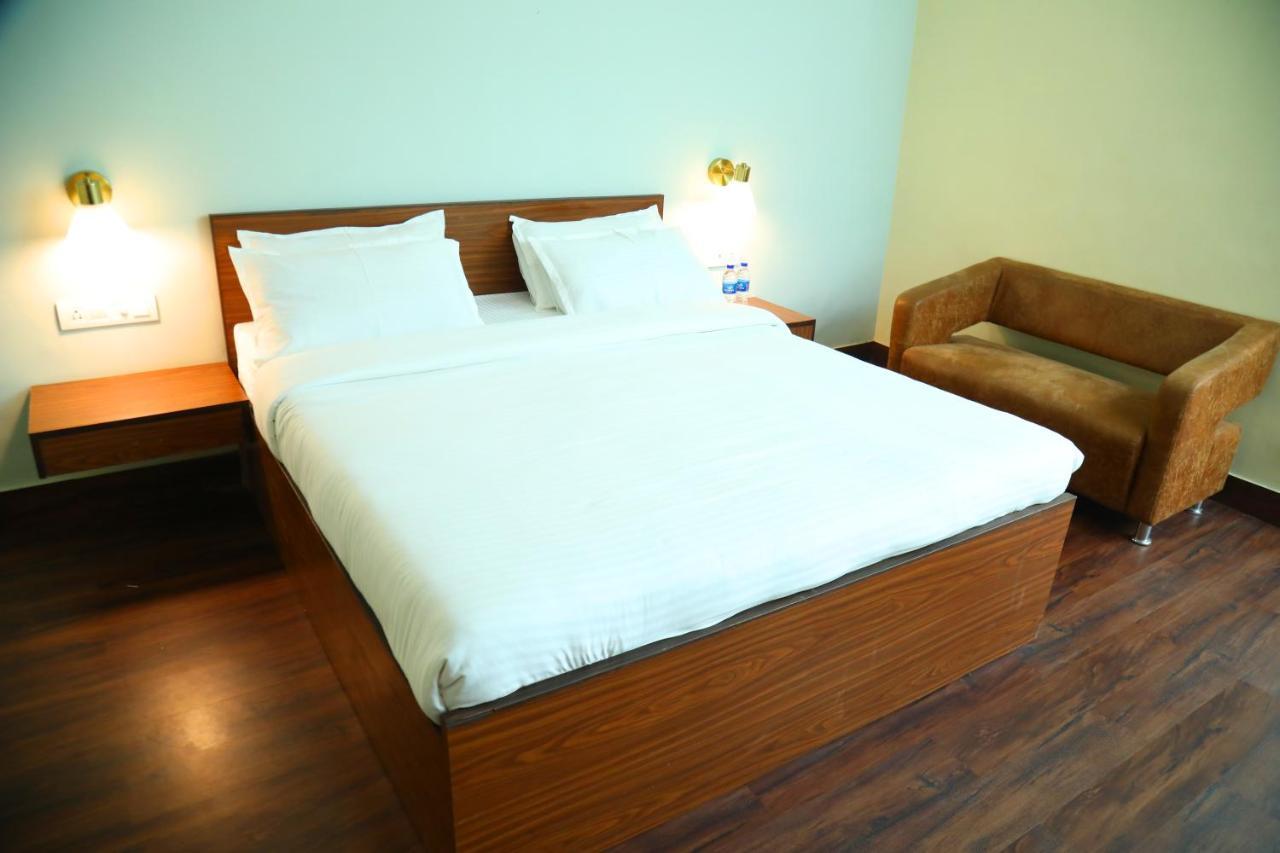 Country & By Turtle 3* Mumbai