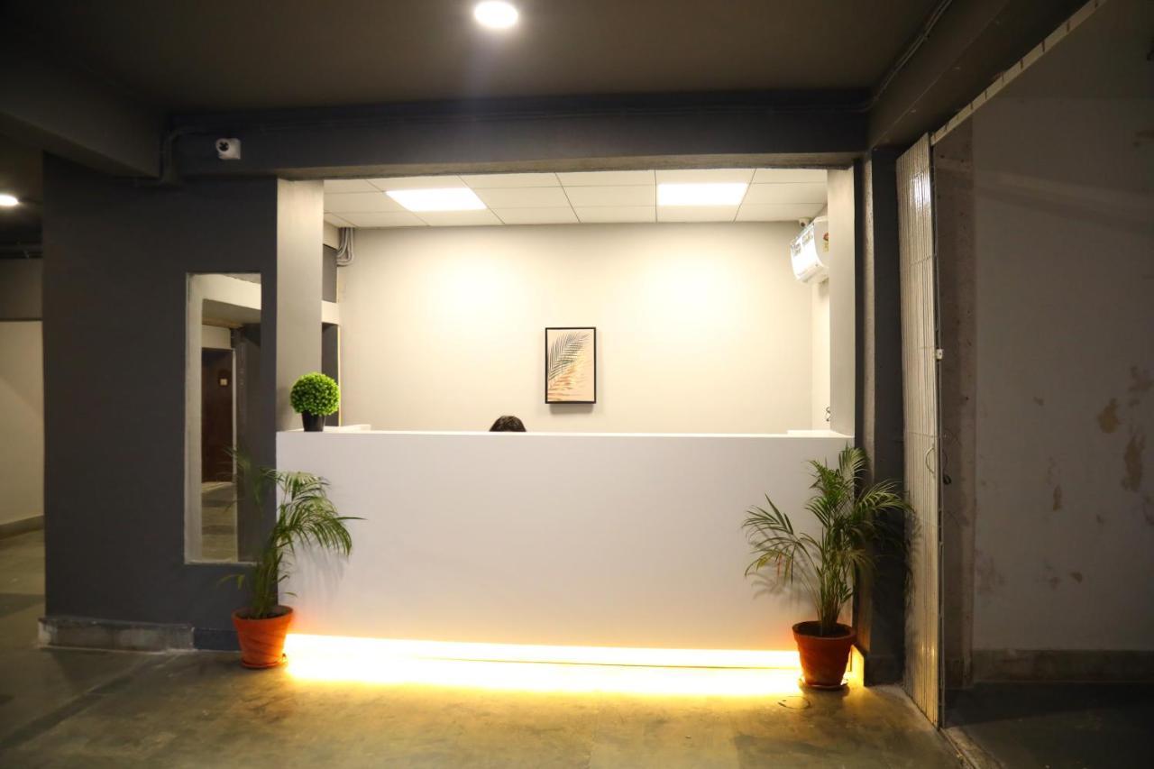 Country & By Turtle Hotel