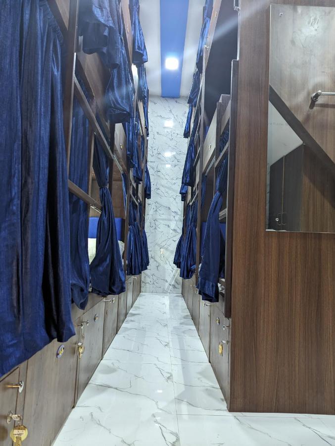 Ayala Pg Ac Deluxe1 Hostel Mumbai