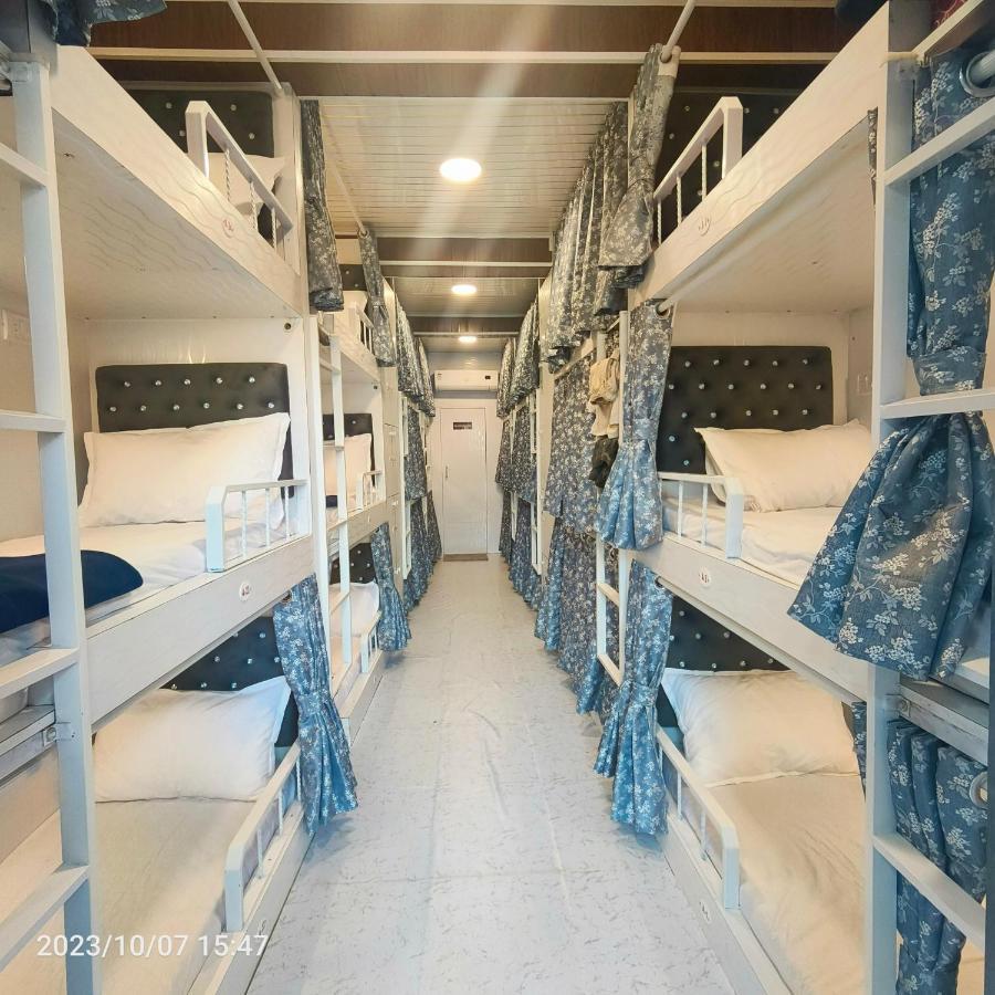 Hostel Marol Metro