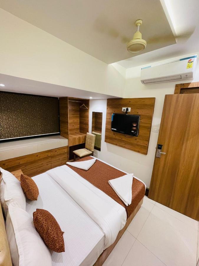 Hotel Black Burn 3*