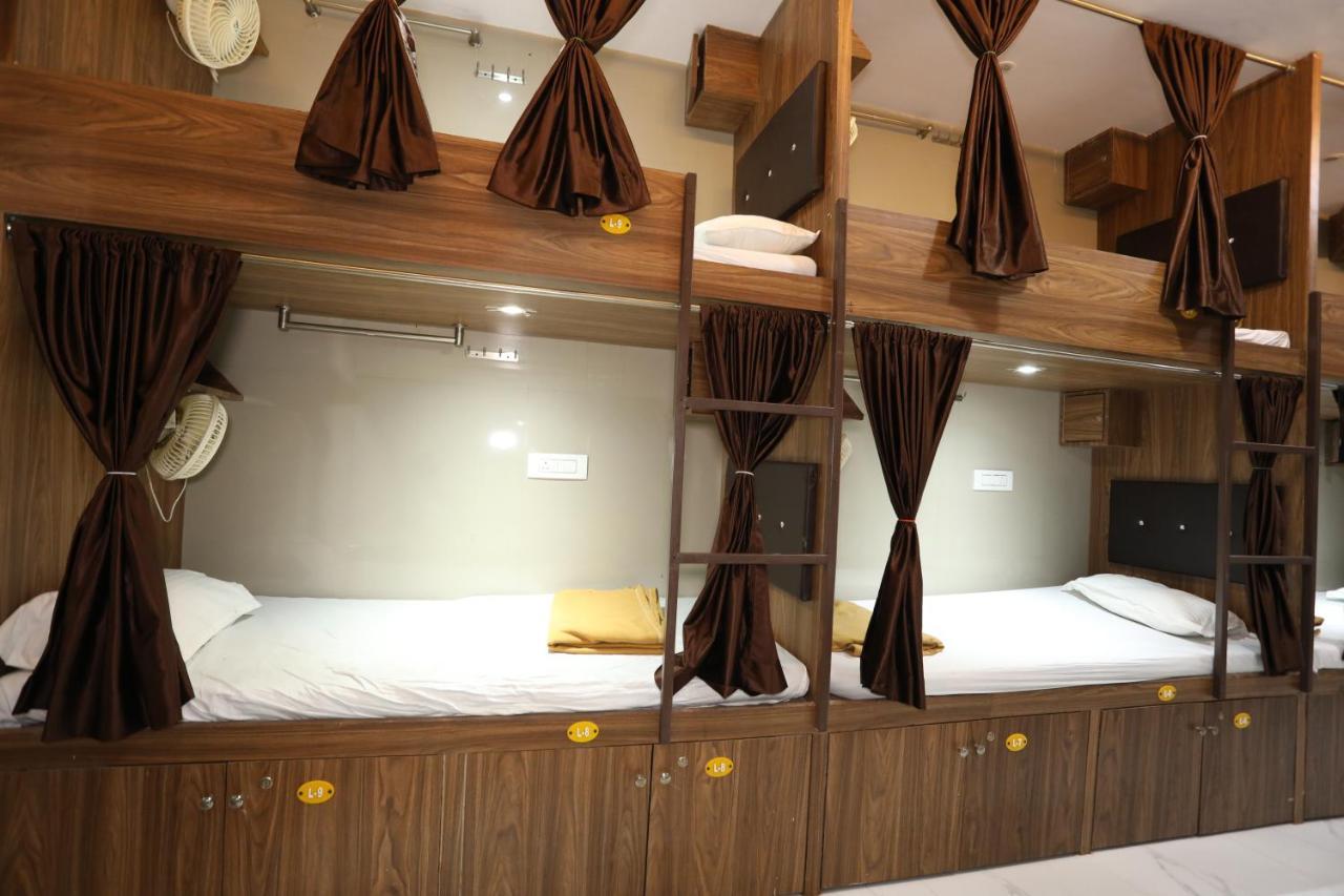 Hostel Mango Marol *