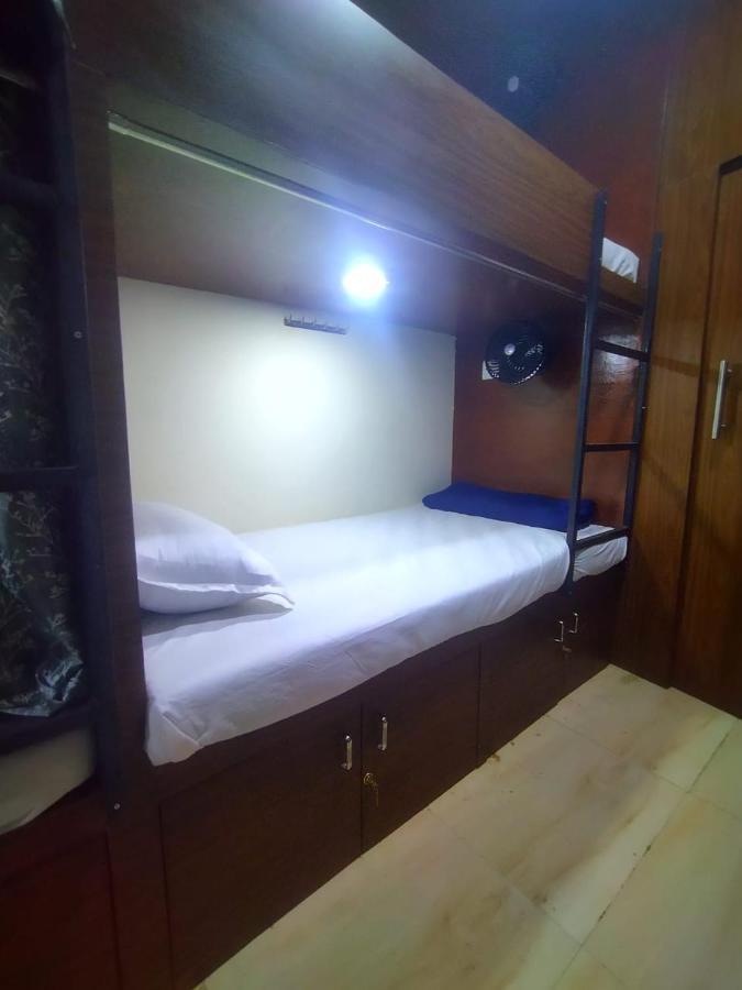 Dc Dormitory Asalpha Metro Hostel *