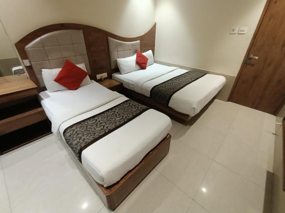 Fabhotel Regal Inn Bombaim