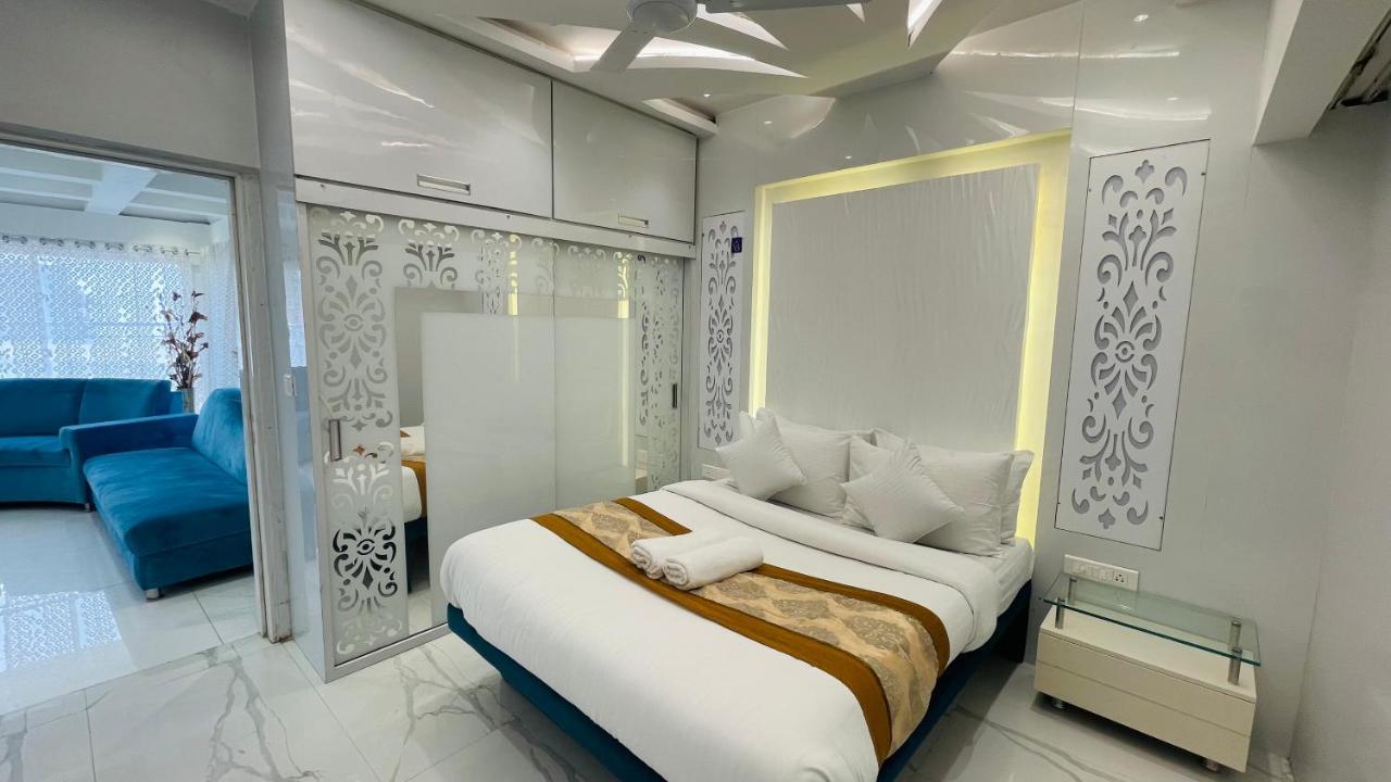 One Bedroom Apartment- Near Kokilaben Ambani Hospital, Andheri West Mumbai