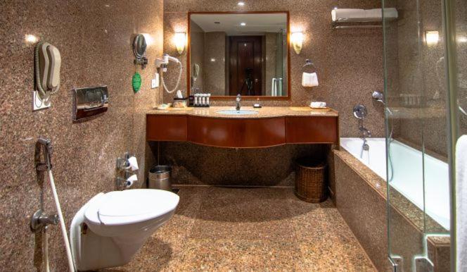 The Lalit 5*