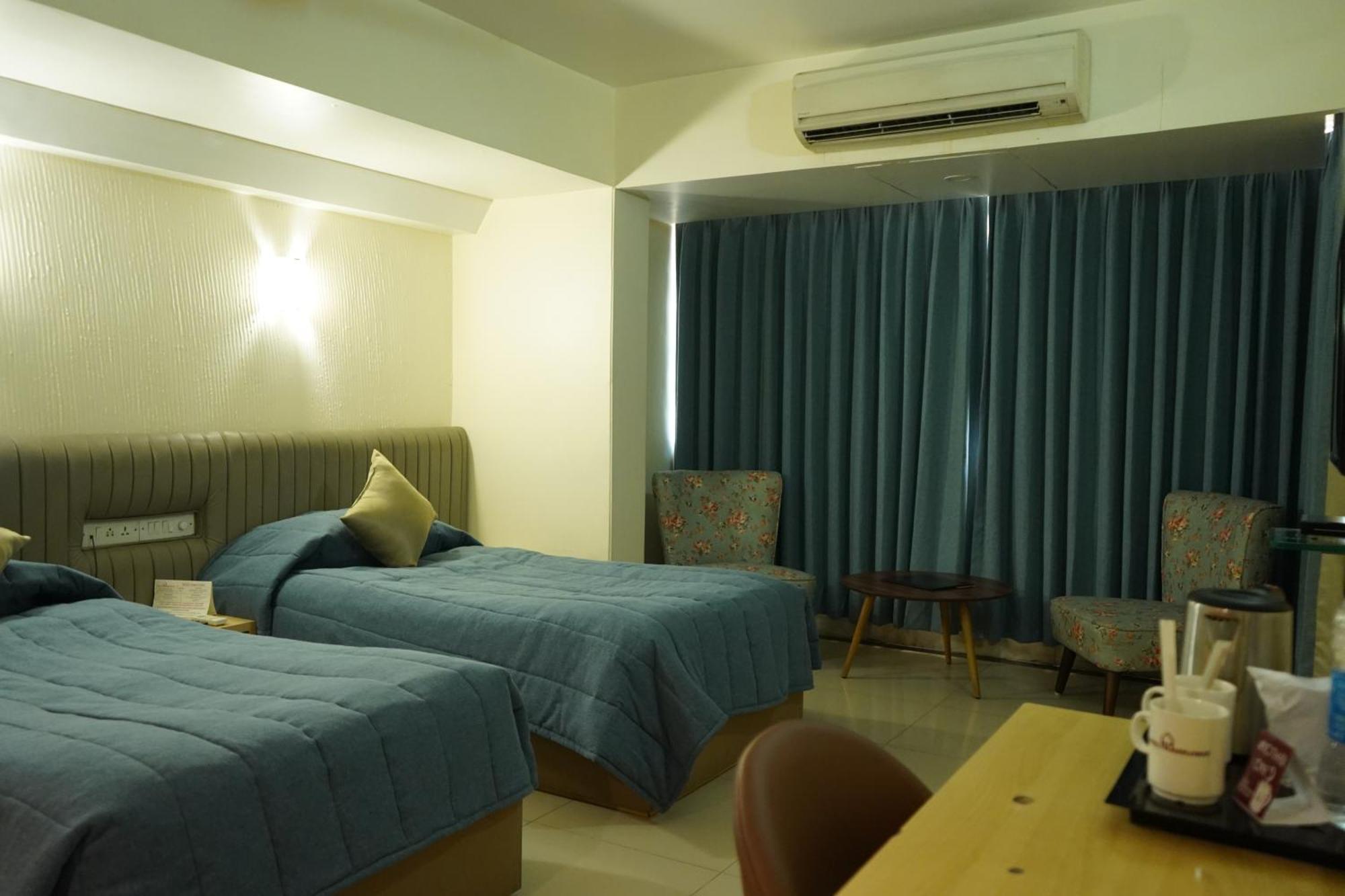 Diplomat, Colaba Hotel 3*