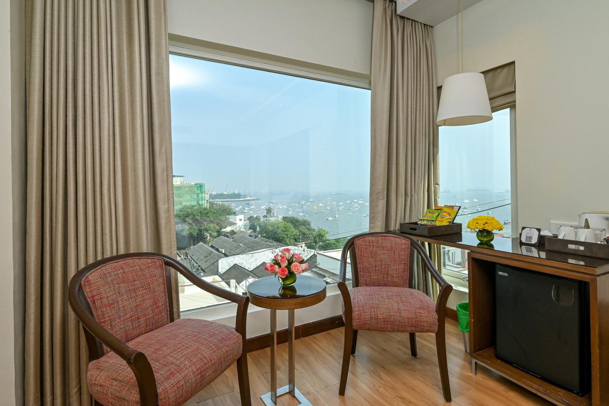Fariyas , Colaba