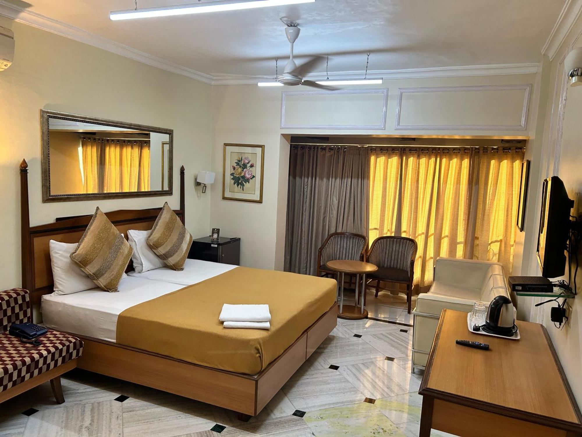 Royal Park Dockyard 3*