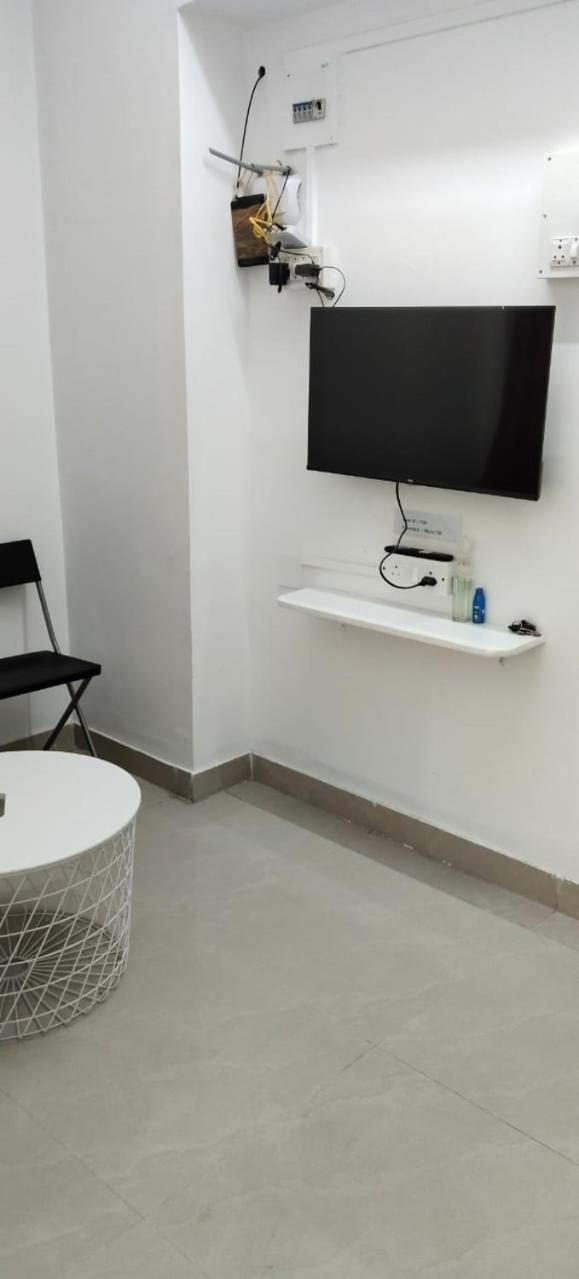 1br In Lower Parel Apartment *