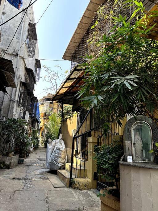 Apartment Basti 1 Chuim Village Khar West