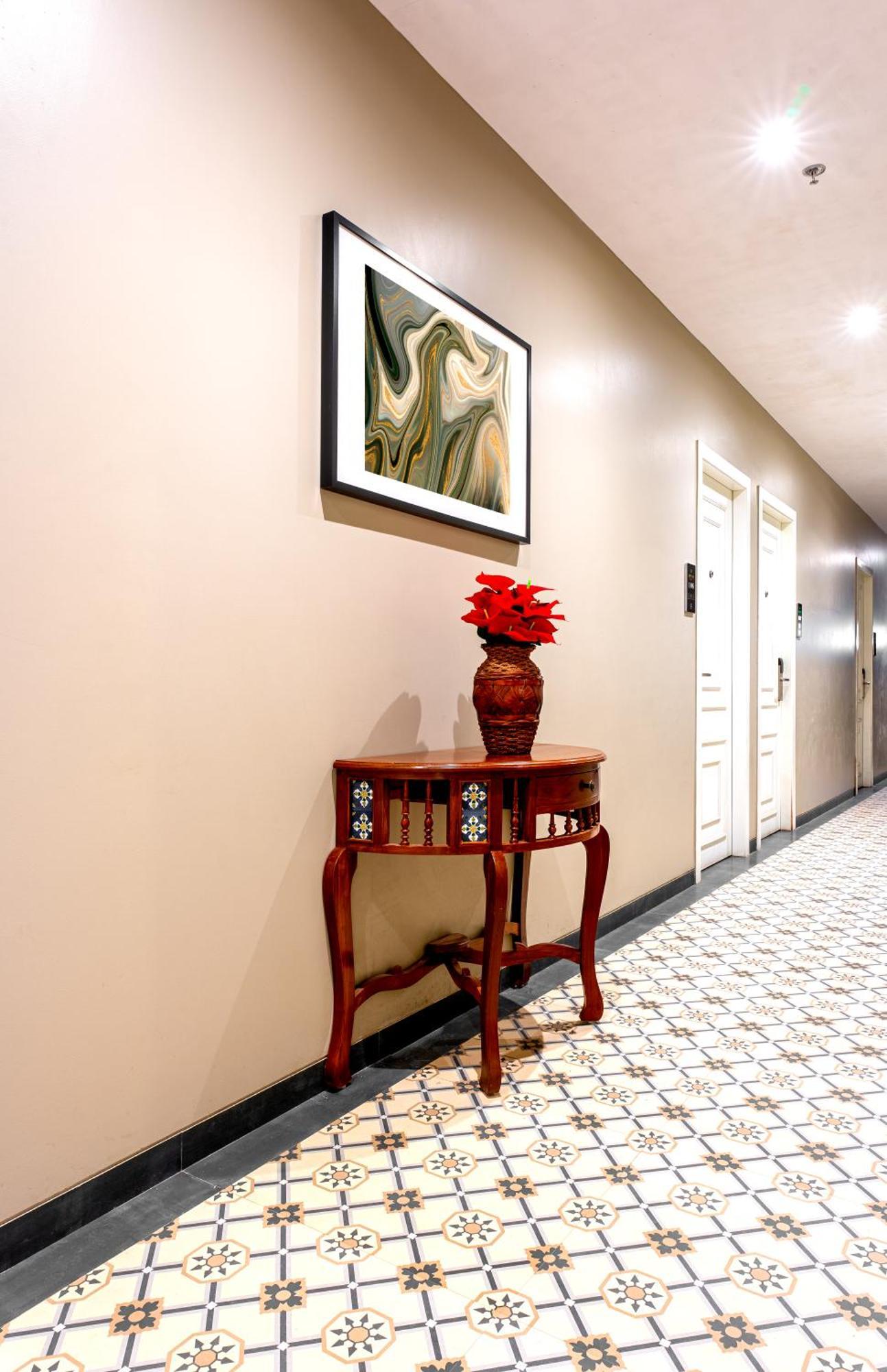 Arnna - Goregaon Hotel