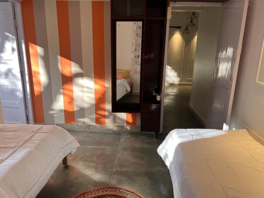 Home Stay *