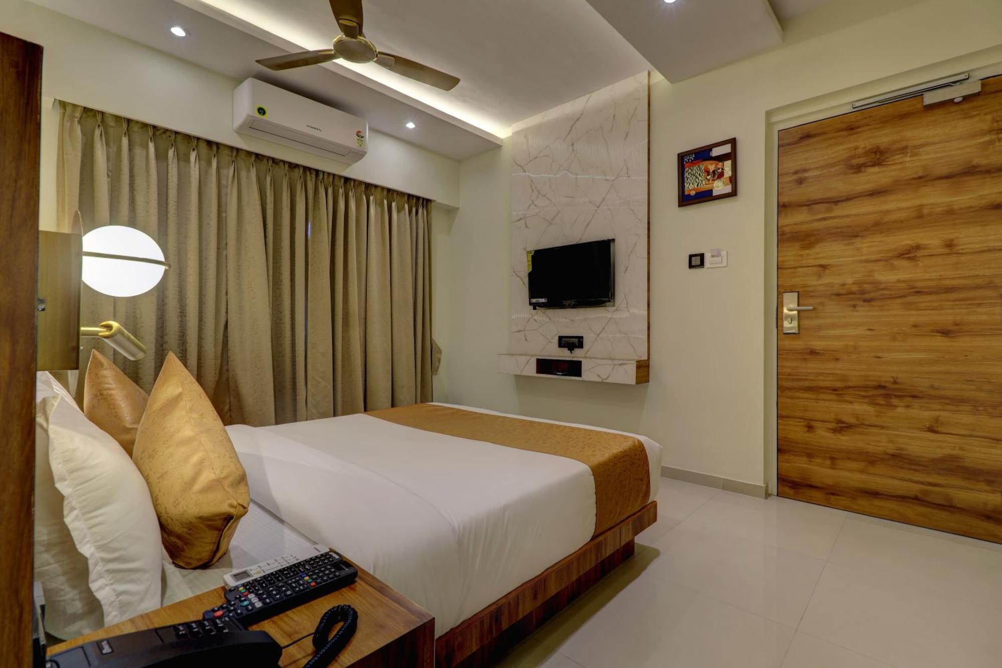 Home2 And Service Apartments, Airport Mumbai