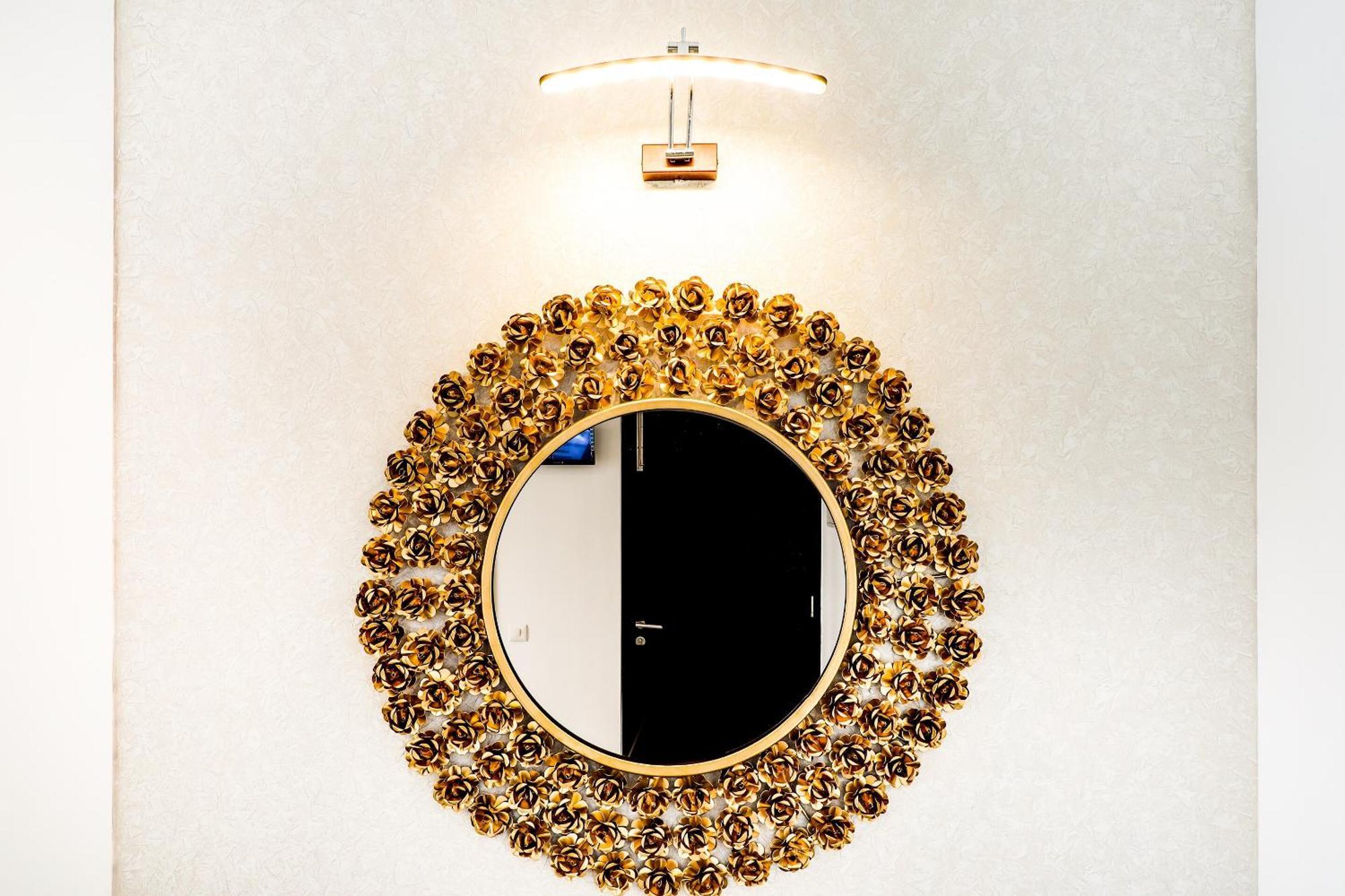 Oyo Elegant Hiranandani Guest house
