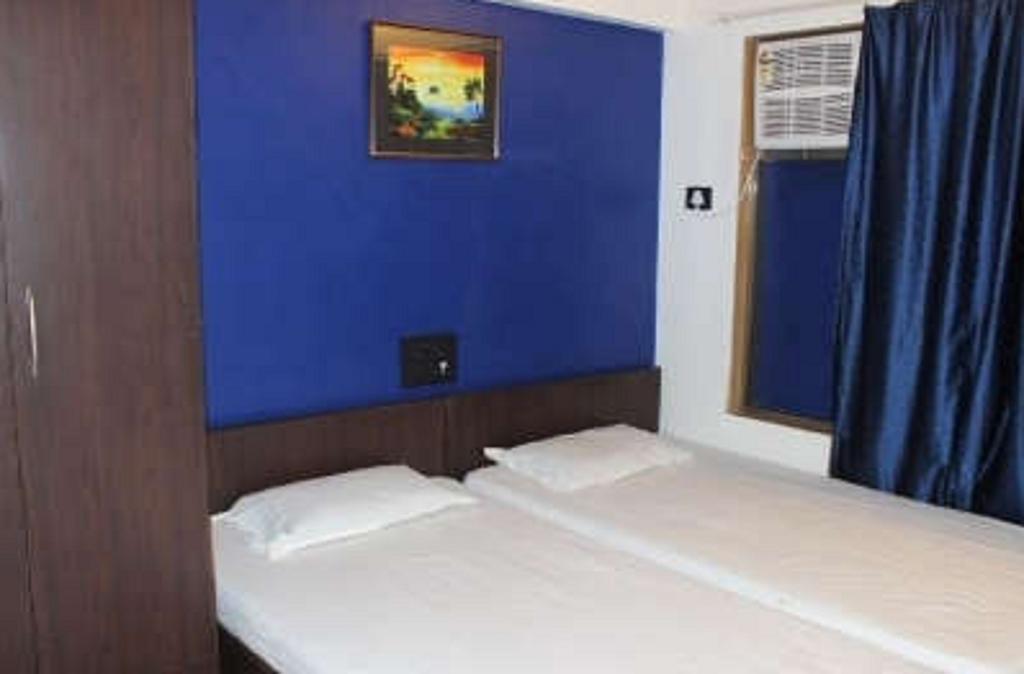 Zo Andheri West Lokhandwala Complex