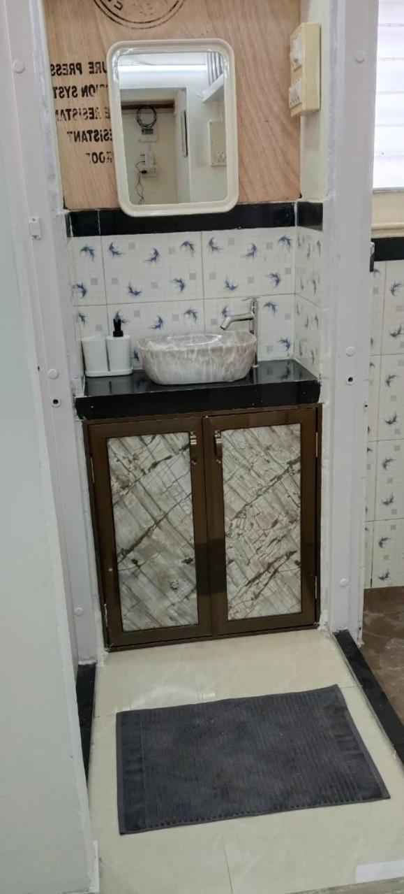 1br In Lower Parel Apartment Mumbai