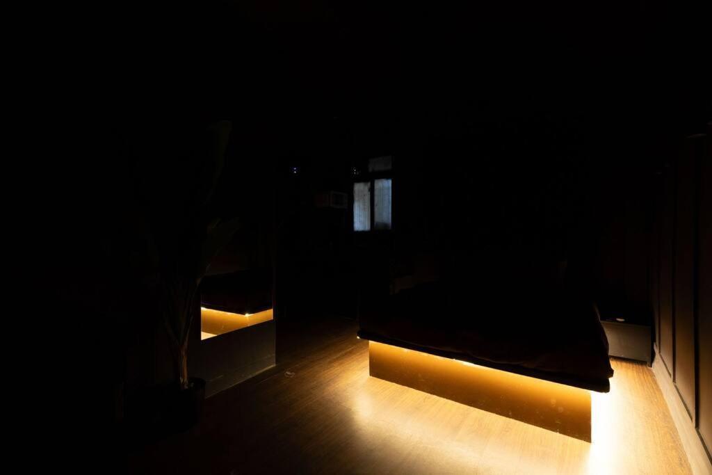 Welcome To The Darker Side Apartment *