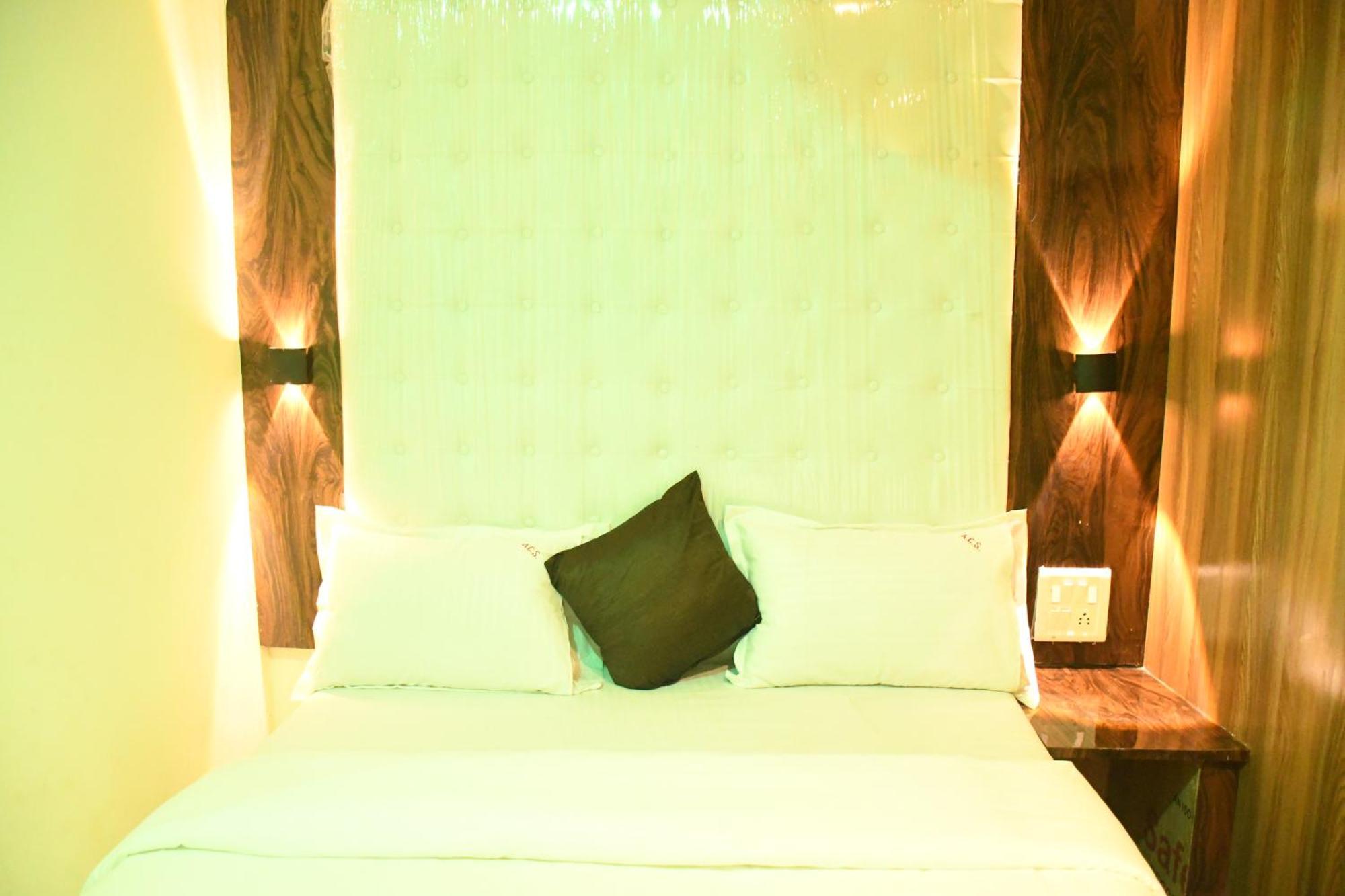 Airport Near T2 Hostel *