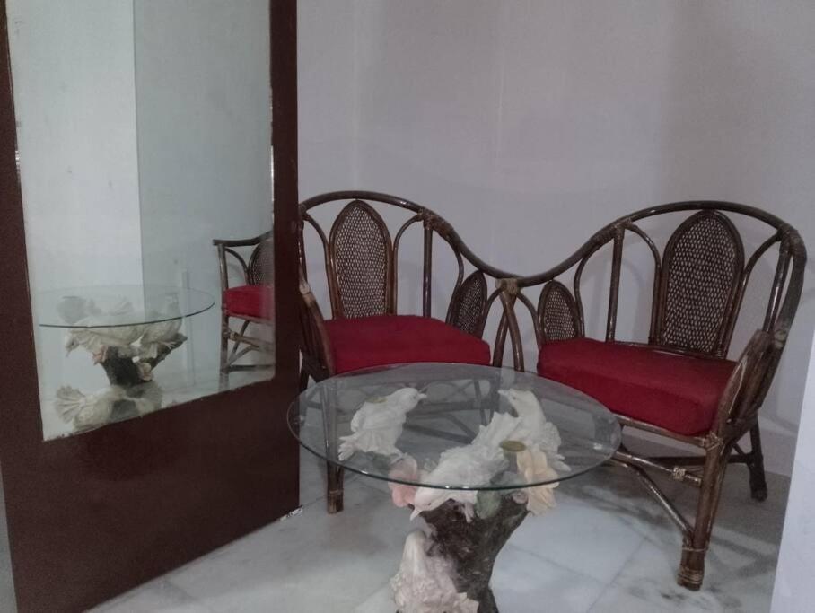 Luxurious 3 Bedroom Hall In Bandra West * Bombaim
