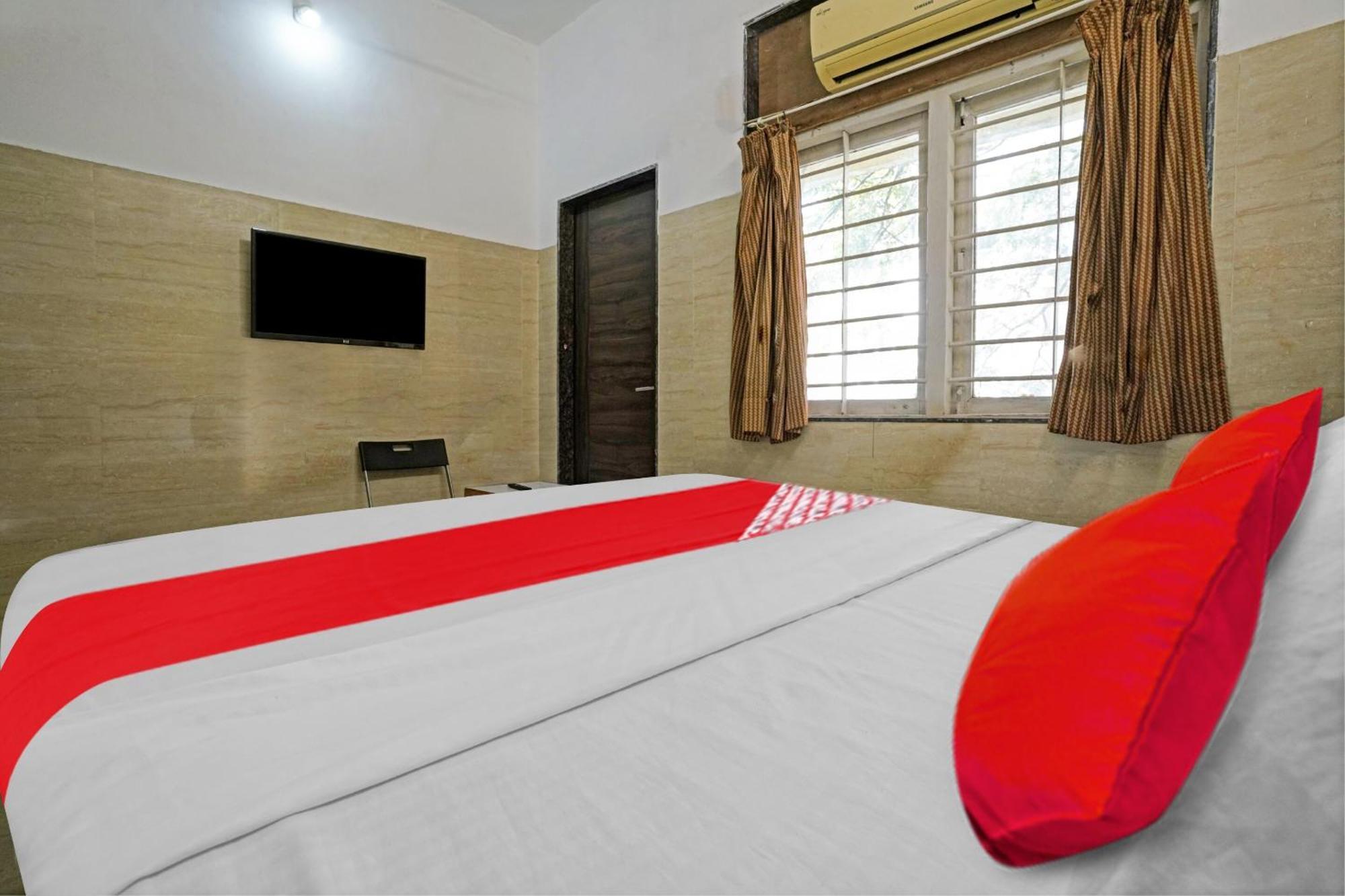 Oyo Flagship Raj Near Juhu 3*