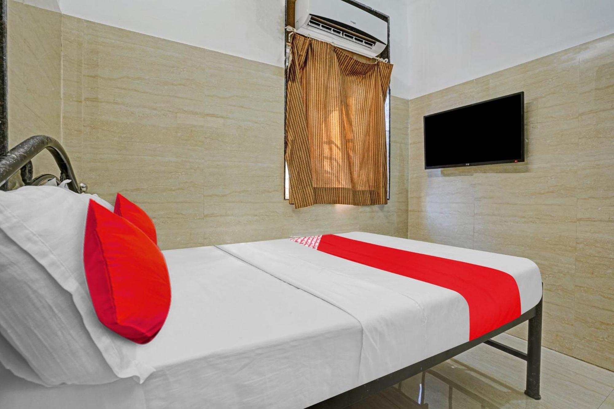 Hotel Oyo Flagship Raj Near Juhu