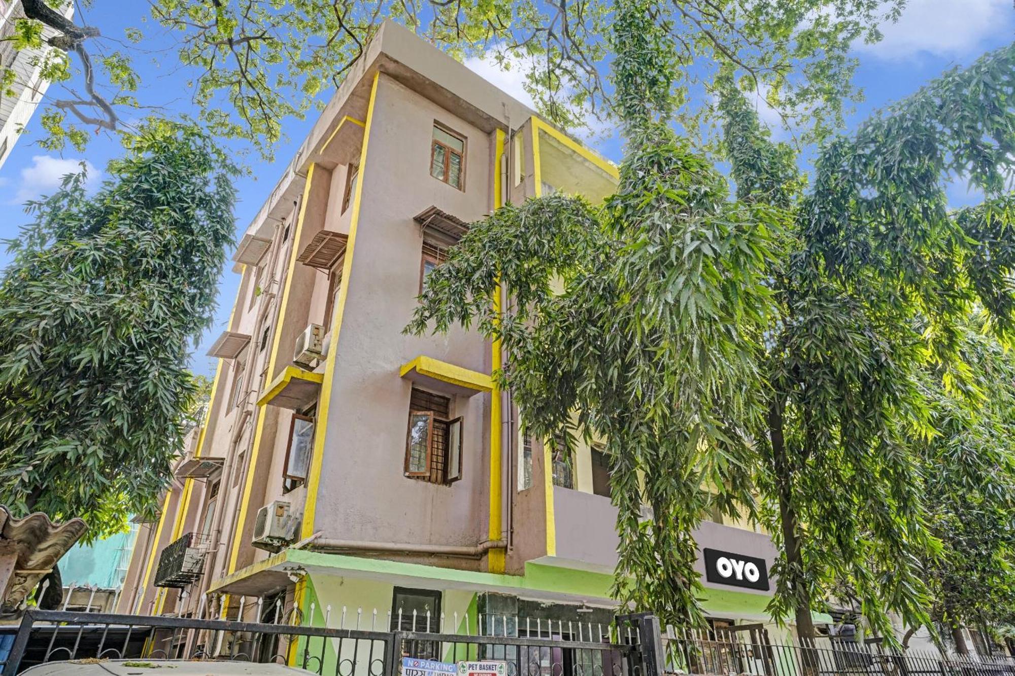 Oyo Flagship Raj Near Juhu