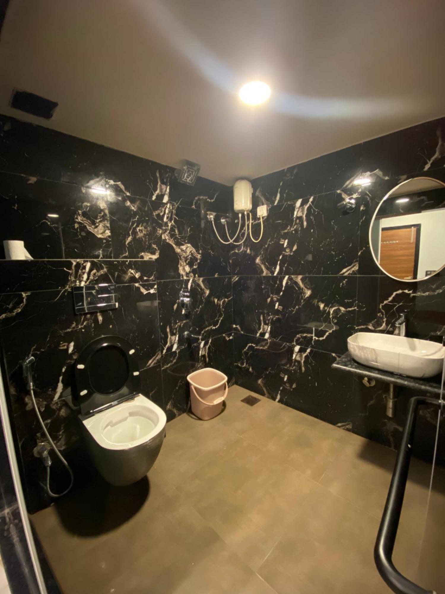 Hotel 97 Inn- Andheri Versova