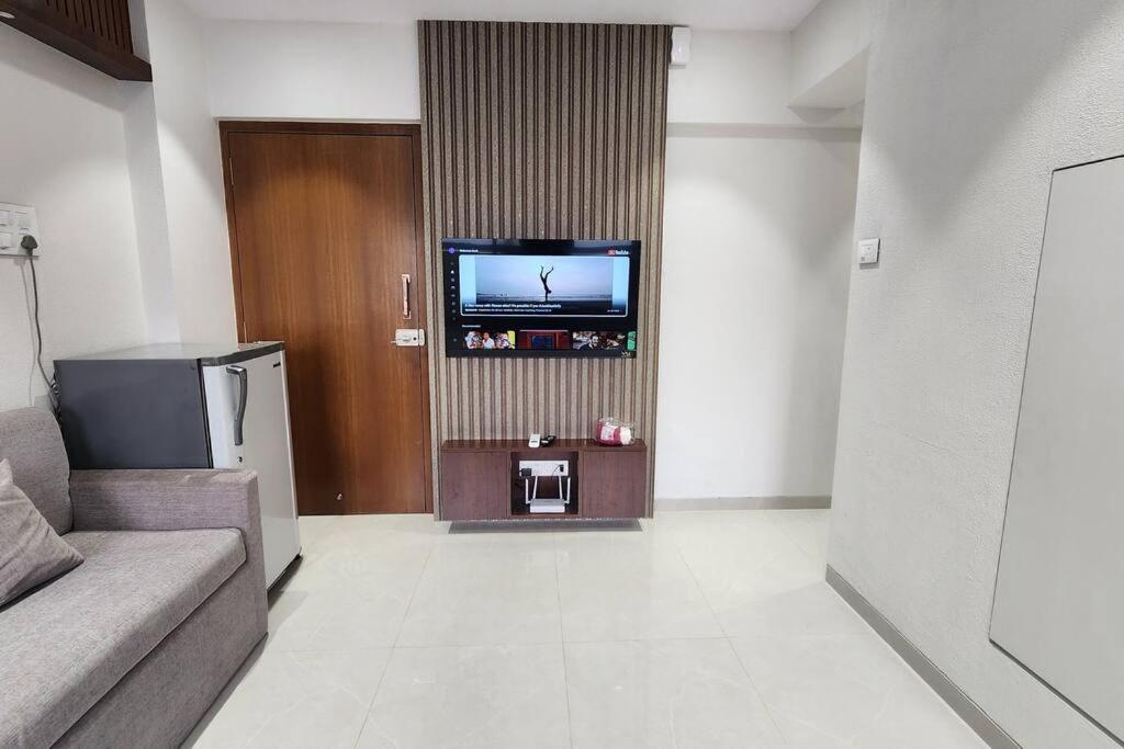 Seascape - 1bhk - Carter Road *