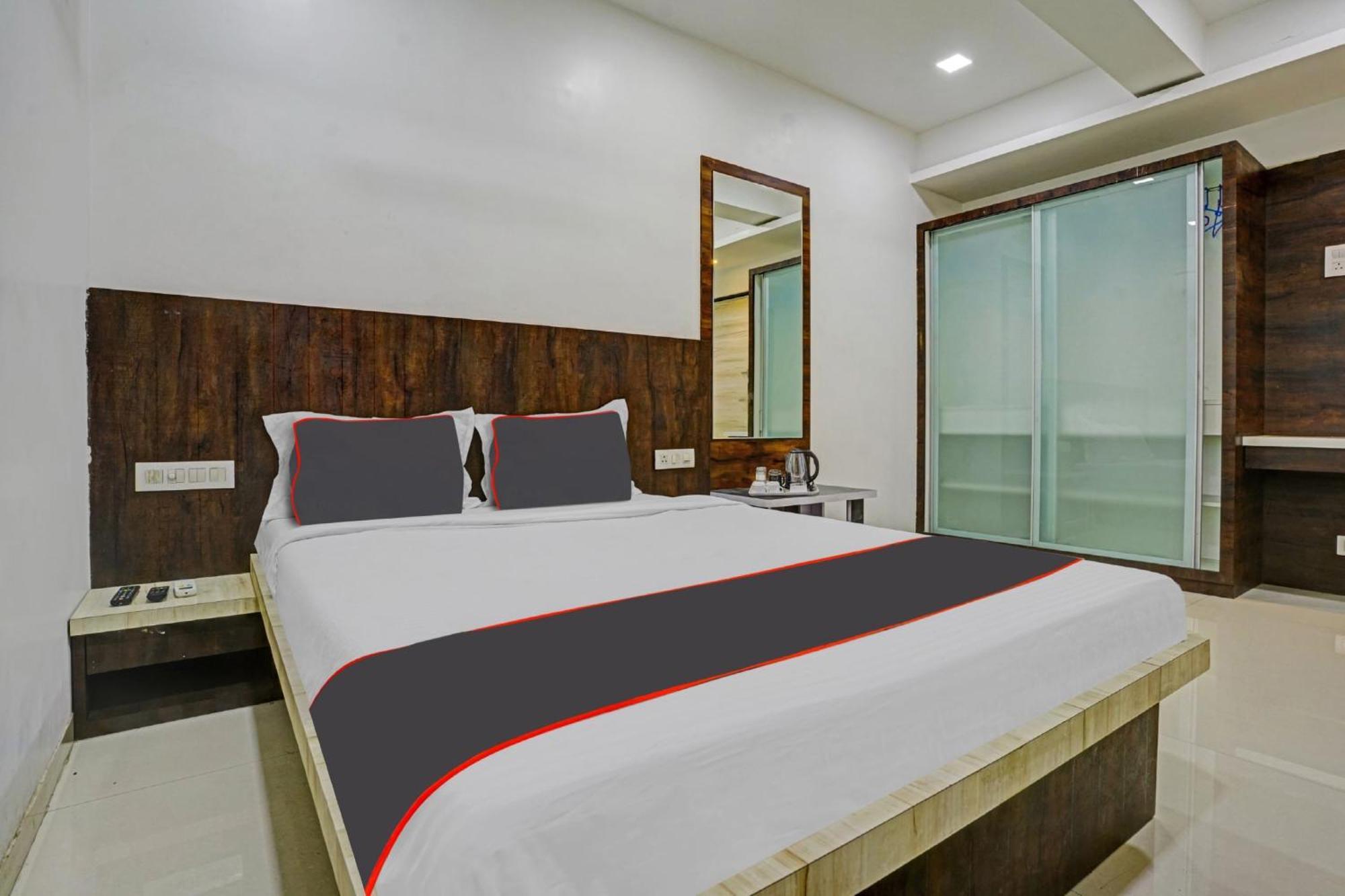 Collection O 81152 Krishna Hotel