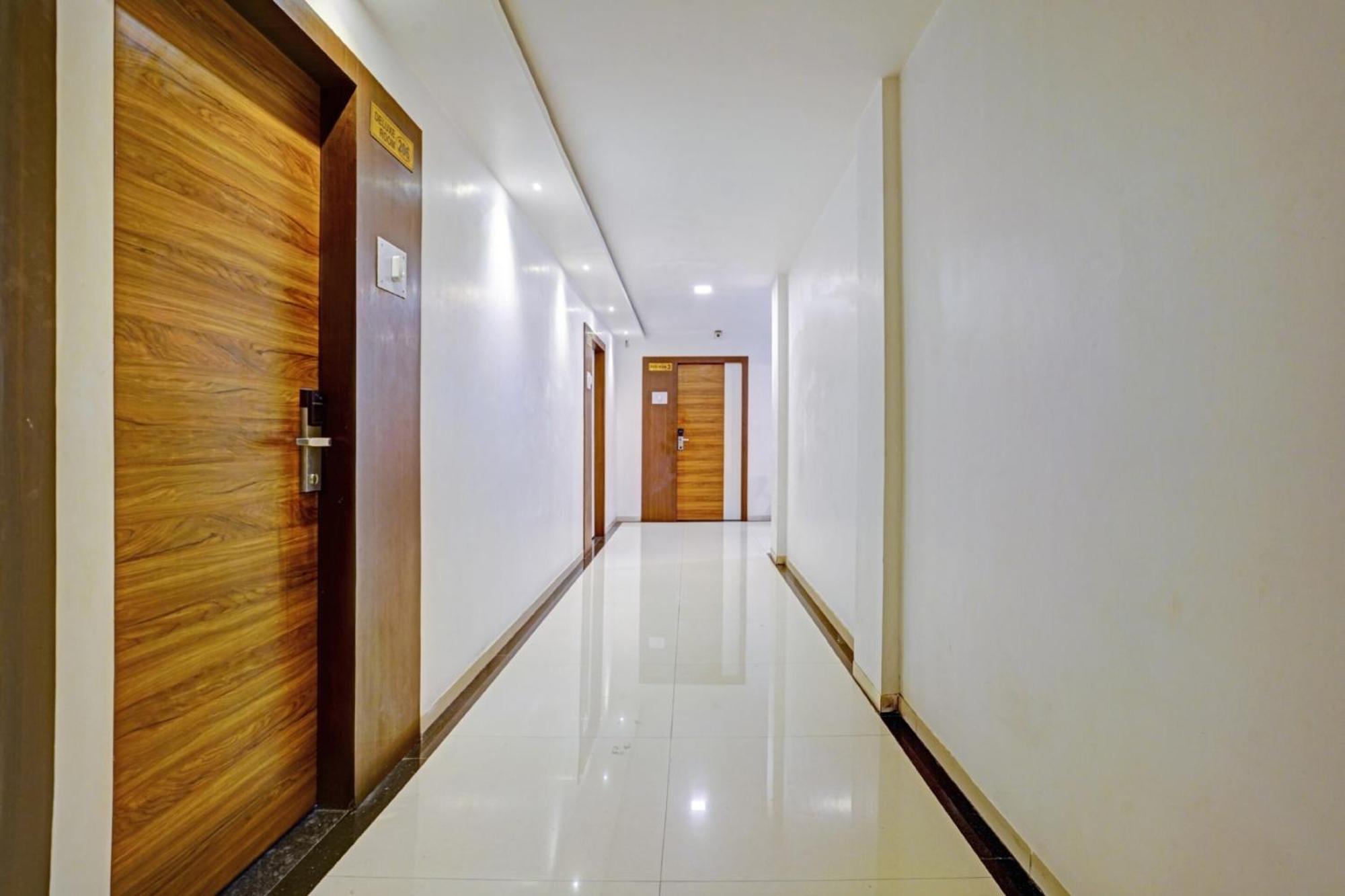 Hotel Collection O 81152 Krishna