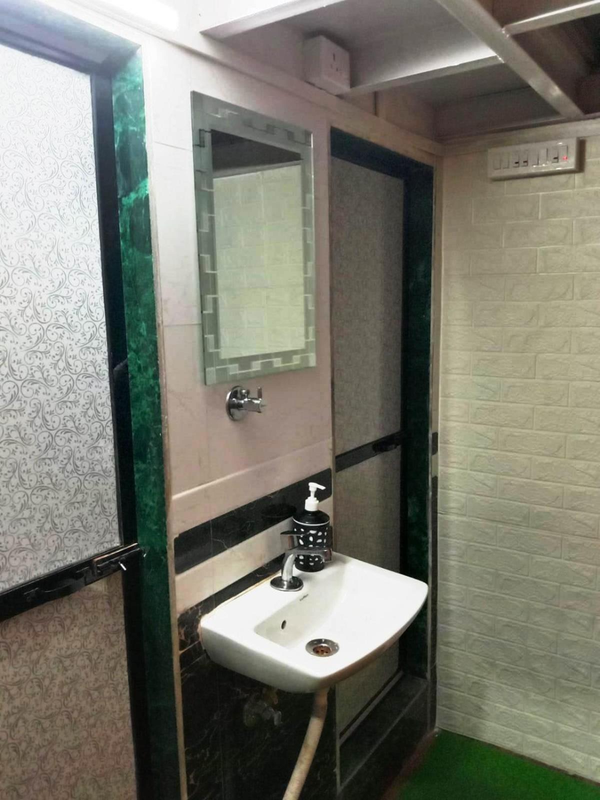 Hostel Kailasha - Cum Pg Mumbai